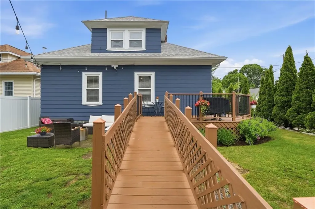111 Anderton Avenue Pawtucket RI 02860