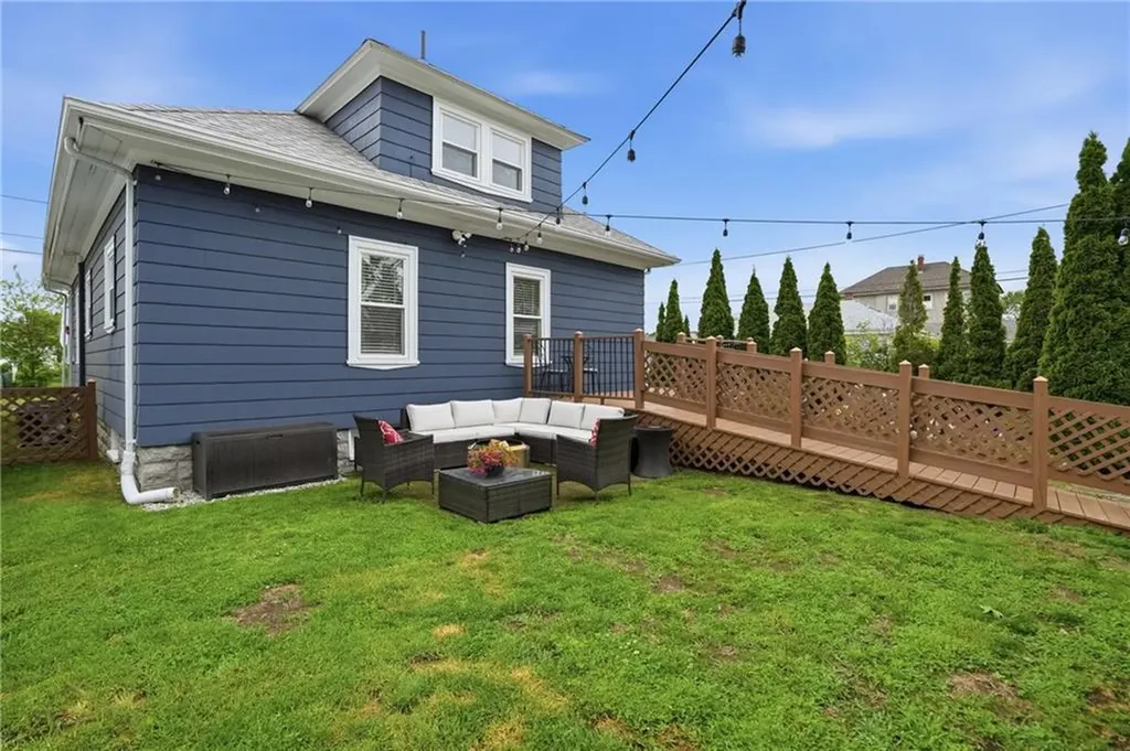 111 Anderton Avenue Pawtucket RI 02860