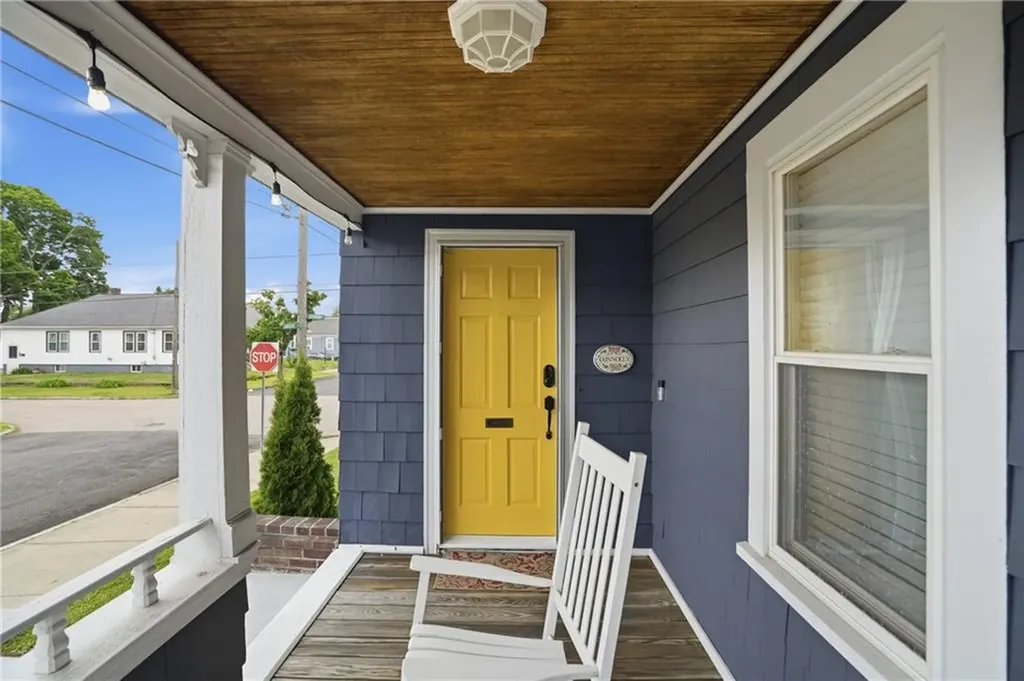 111 Anderton Avenue Pawtucket RI 02860