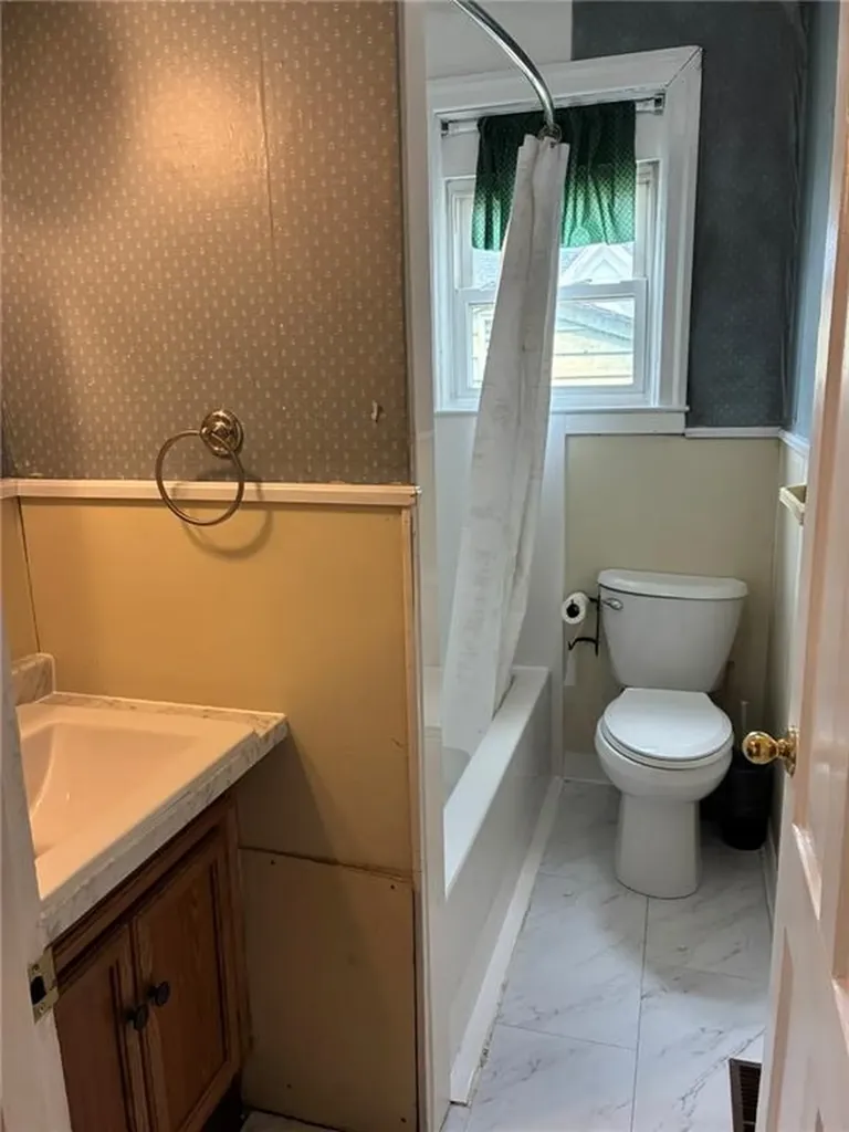 152 154 Woodbine Street Cranston RI 02910
