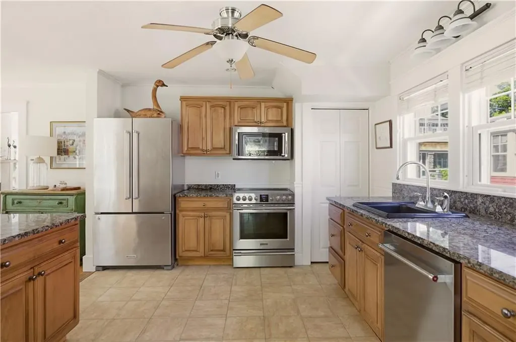 138 Gibbs Avenue Newport RI 02840