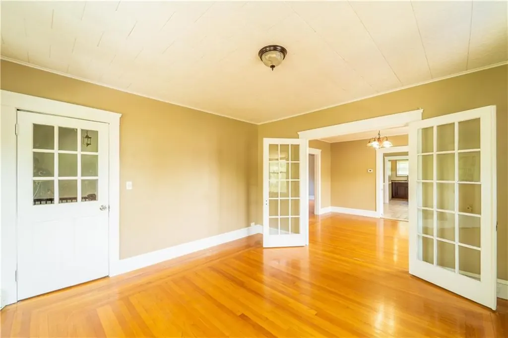18 Dunnell Avenue Pawtucket RI 02860