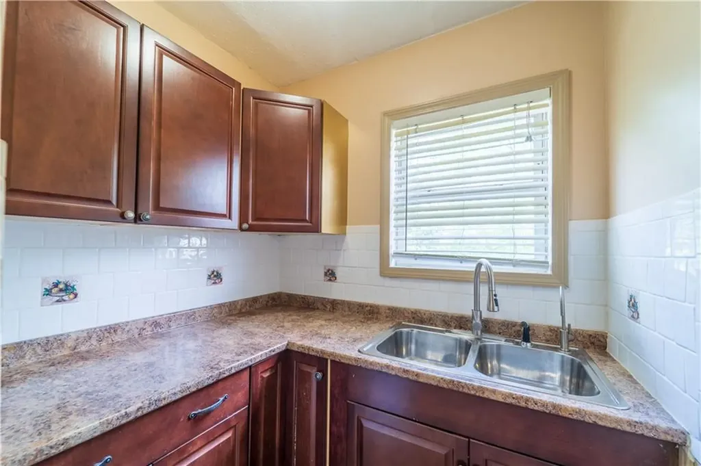 18 Dunnell Avenue Pawtucket RI 02860