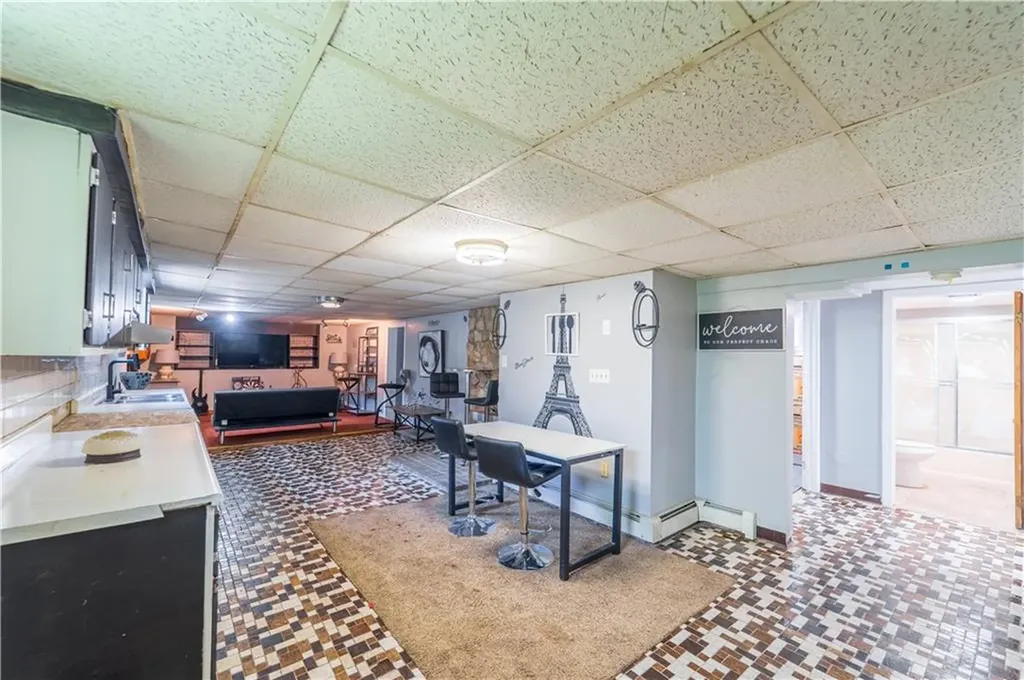 18 Dunnell Avenue Pawtucket RI 02860