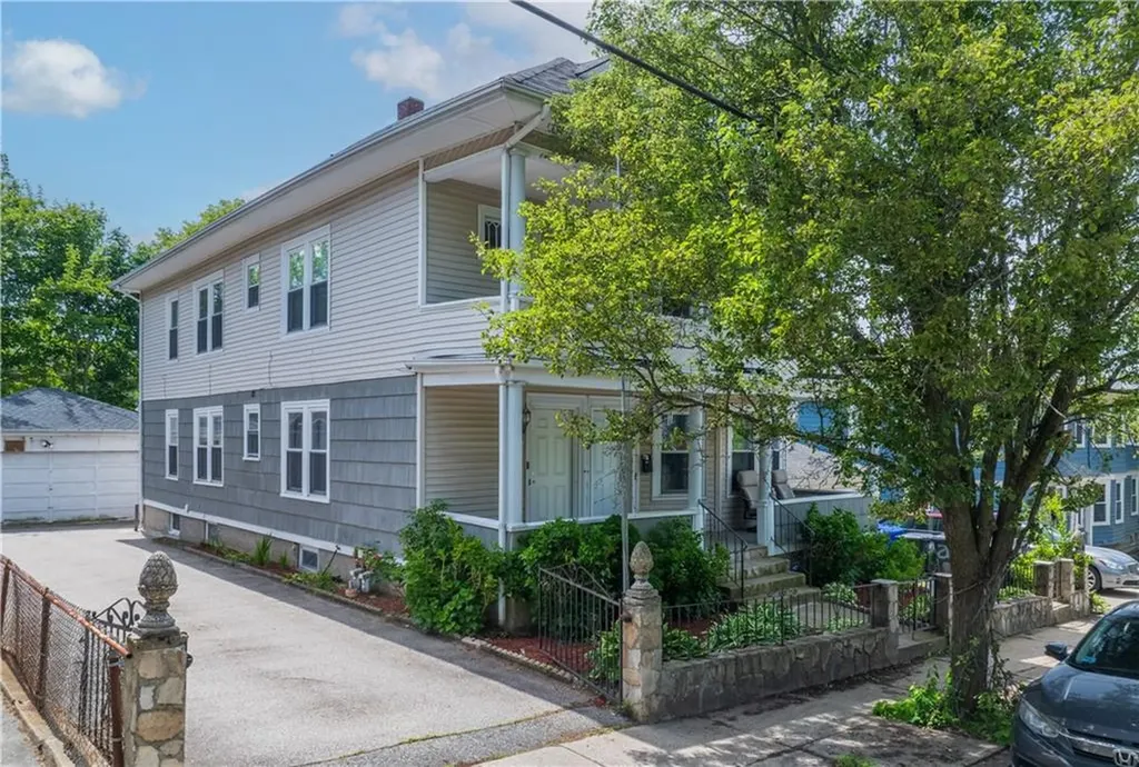 18 Dunnell Avenue Pawtucket RI 02860