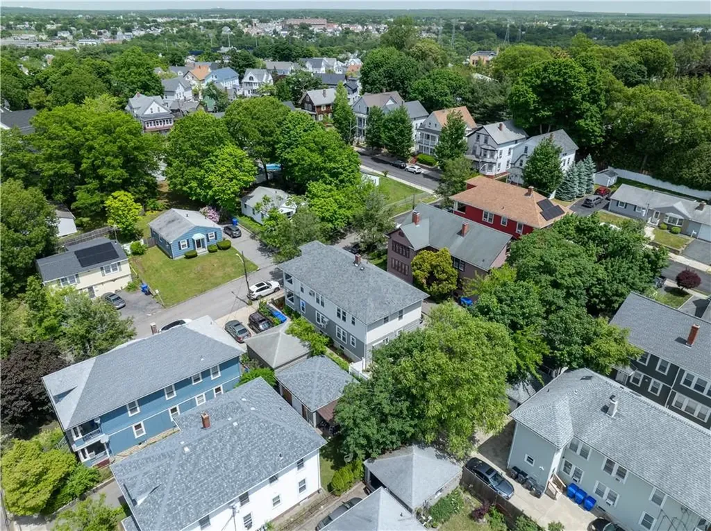 18 Dunnell Avenue Pawtucket RI 02860