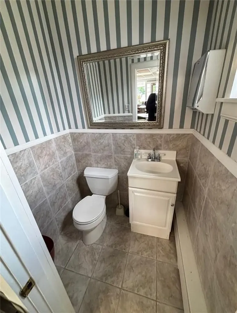 1293 Post Road Warwick RI 02888