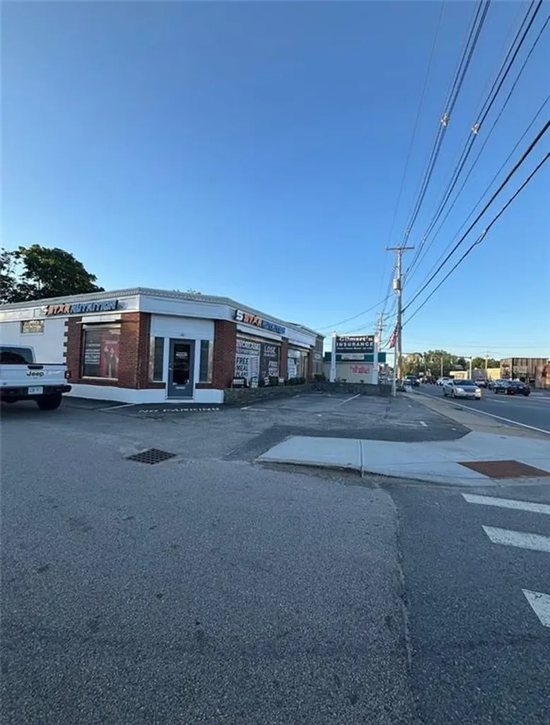 1293 Post Road Warwick RI 02888