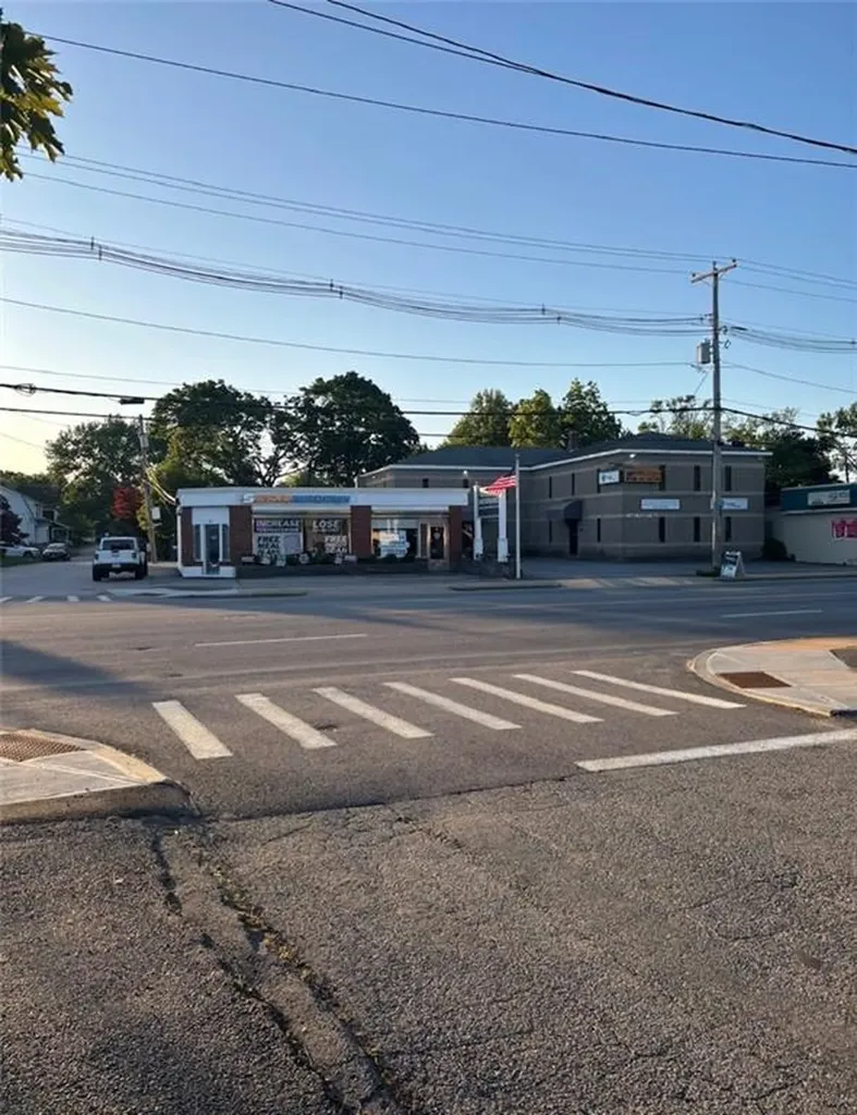 1293 Post Road Warwick RI 02888
