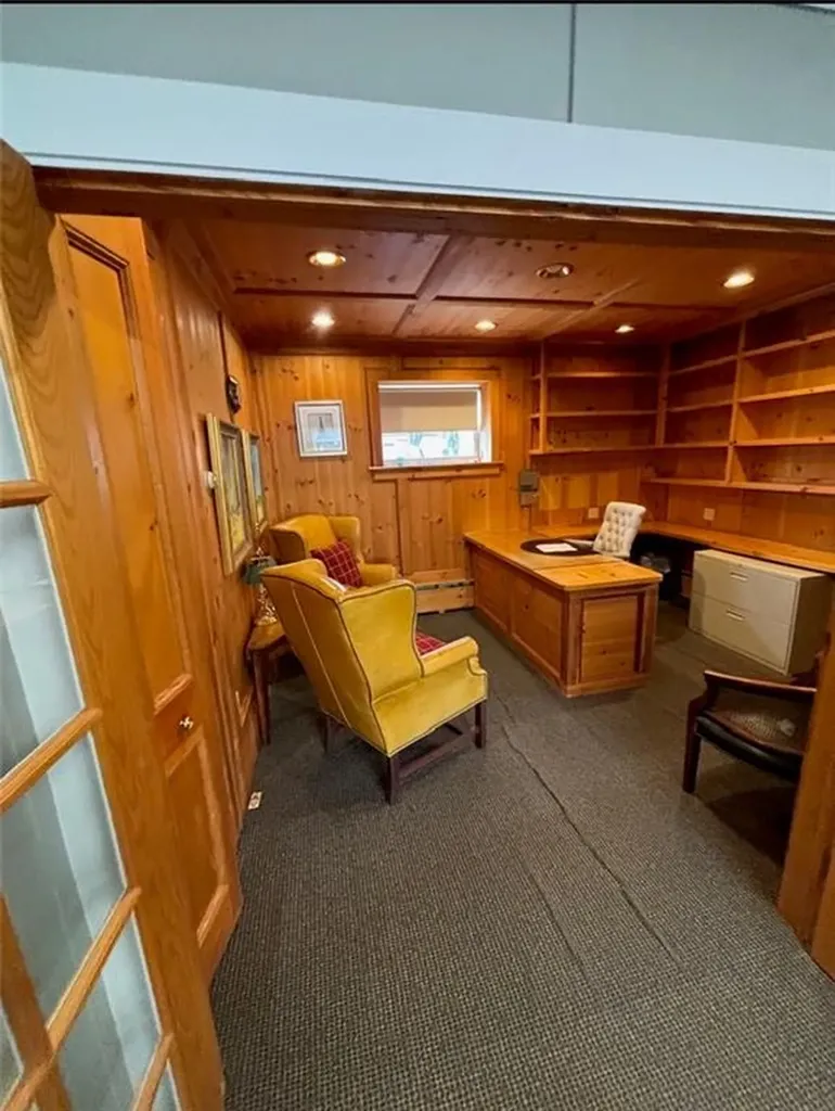 1293 Post Road Warwick RI 02888