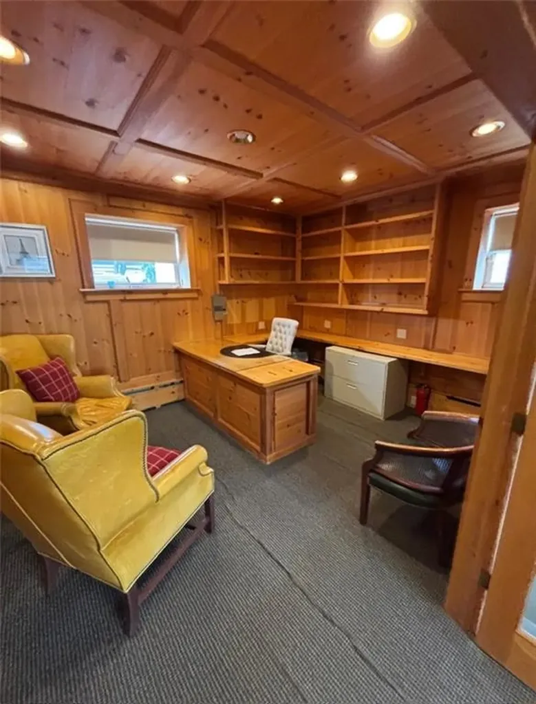 1293 Post Road Warwick RI 02888