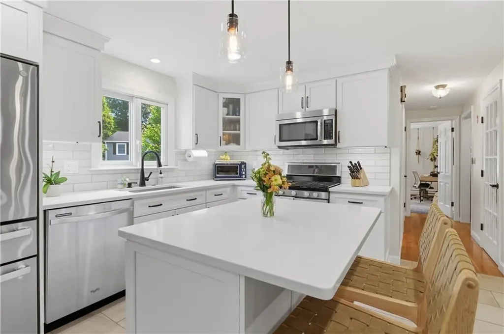 1 Blacksmith Road Lincoln RI 02865