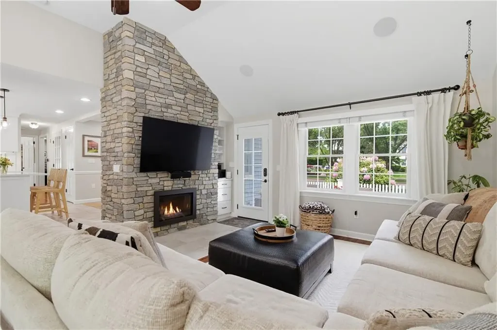 1 Blacksmith Road Lincoln RI 02865