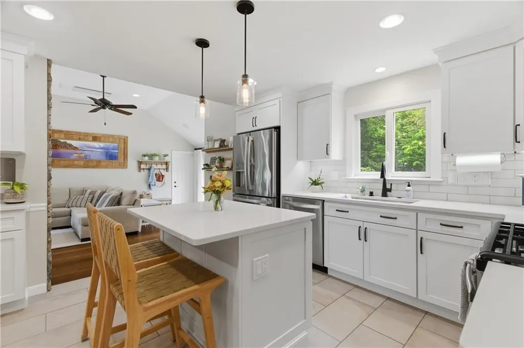 1 Blacksmith Road Lincoln RI 02865