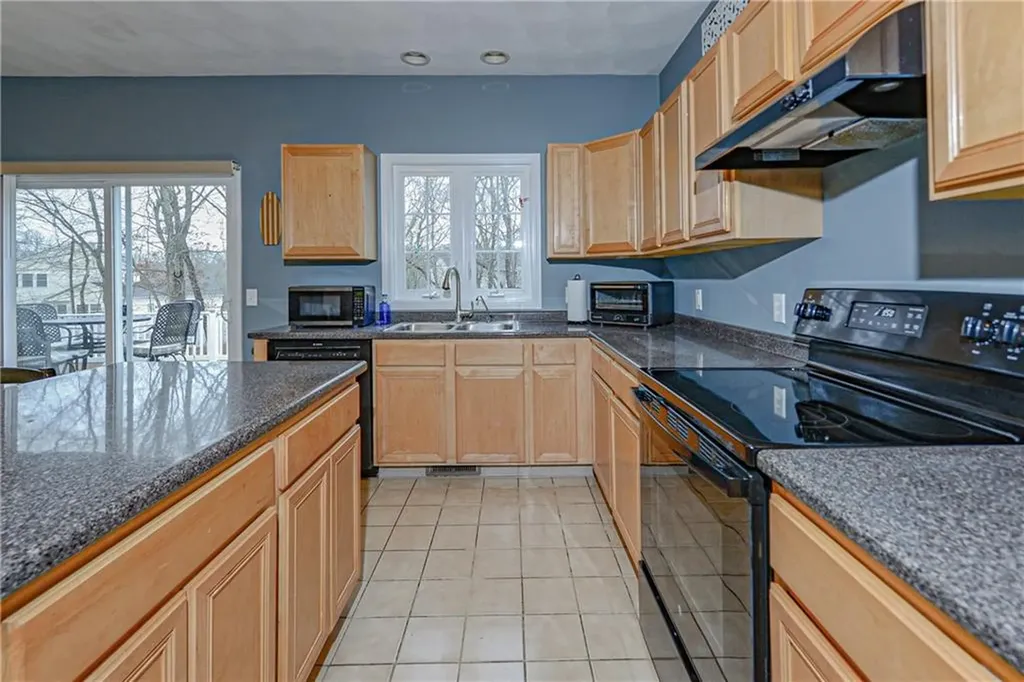 394 Westmoreland Lane North Kingstown RI 02874