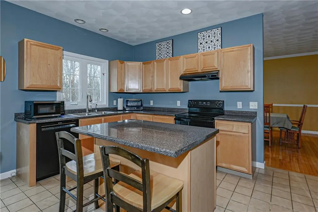 394 Westmoreland Lane North Kingstown RI 02874