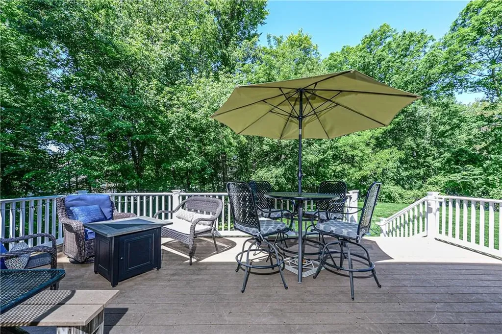 394 Westmoreland Lane North Kingstown RI 02874