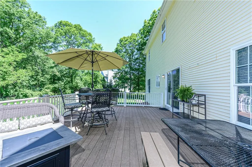 394 Westmoreland Lane North Kingstown RI 02874