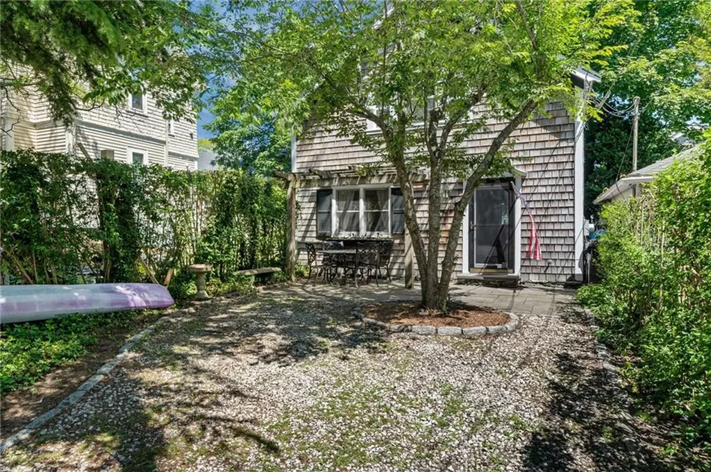 2 Lasalle Place Newport RI 02840