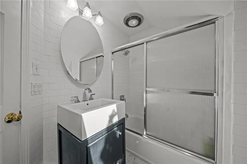 2 Lasalle Place Newport RI 02840