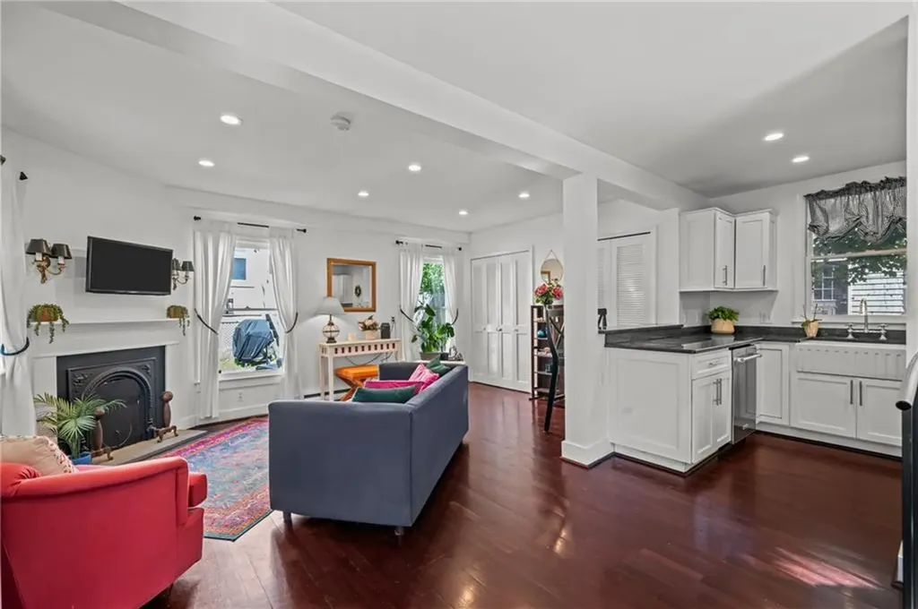 2 Lasalle Place Newport RI 02840
