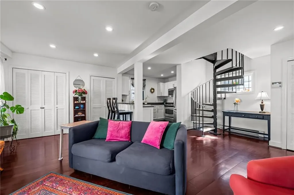 2 Lasalle Place Newport RI 02840