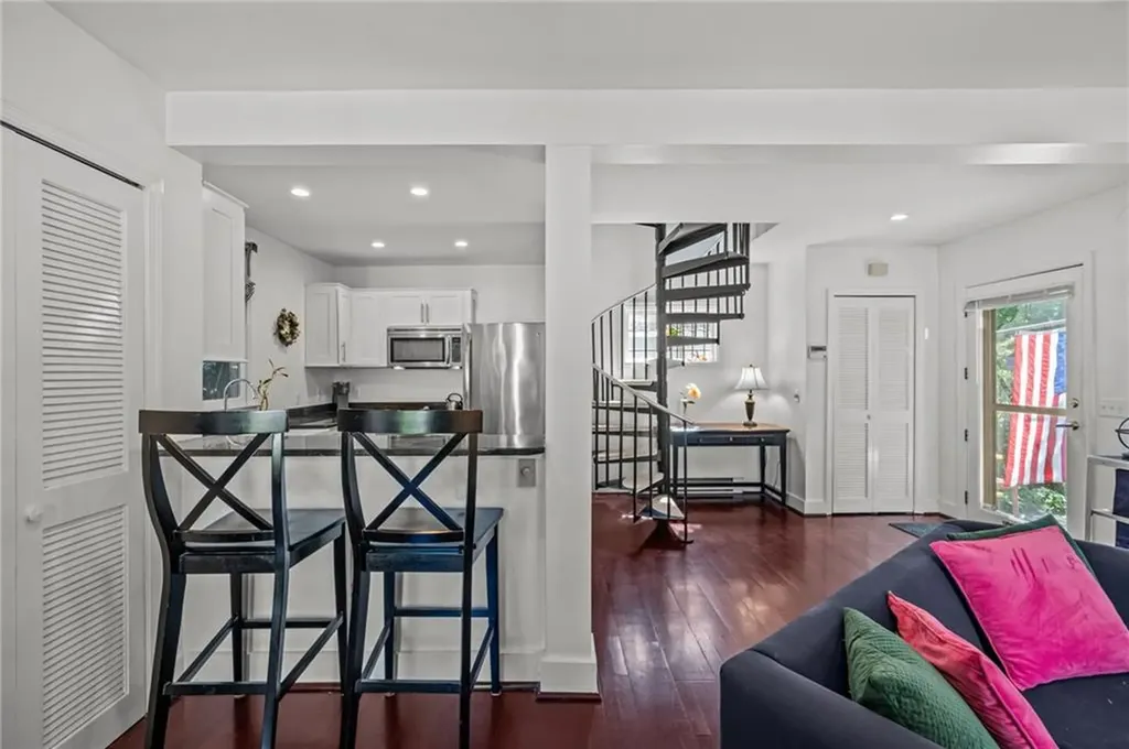 2 Lasalle Place Newport RI 02840