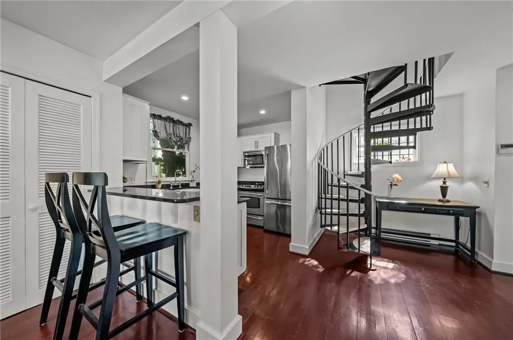 2 Lasalle Place Newport RI 02840