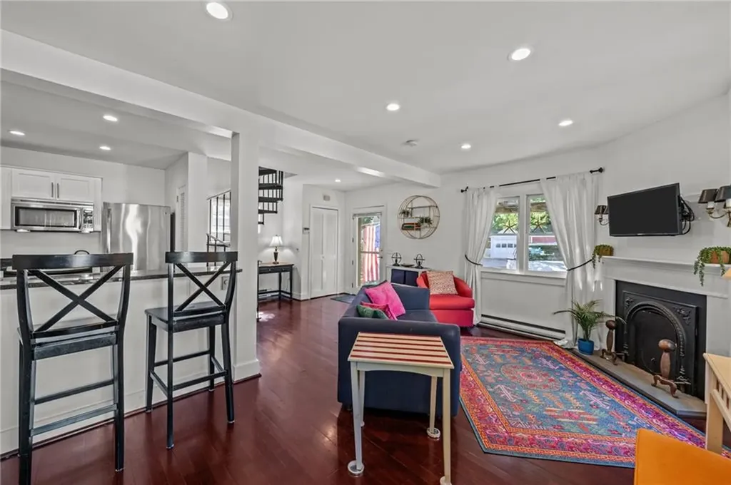 2 Lasalle Place Newport RI 02840