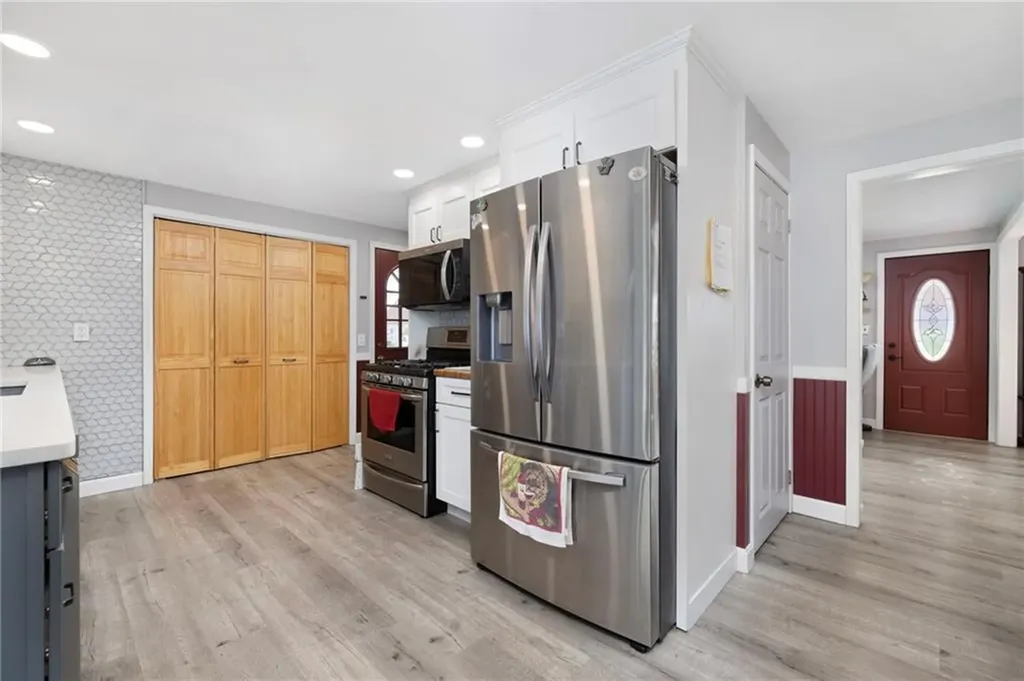 22 Mayfield Street Pawtucket RI 02861