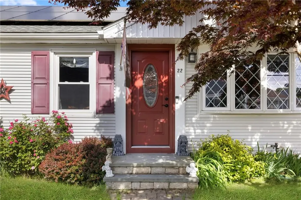 22 Mayfield Street Pawtucket RI 02861