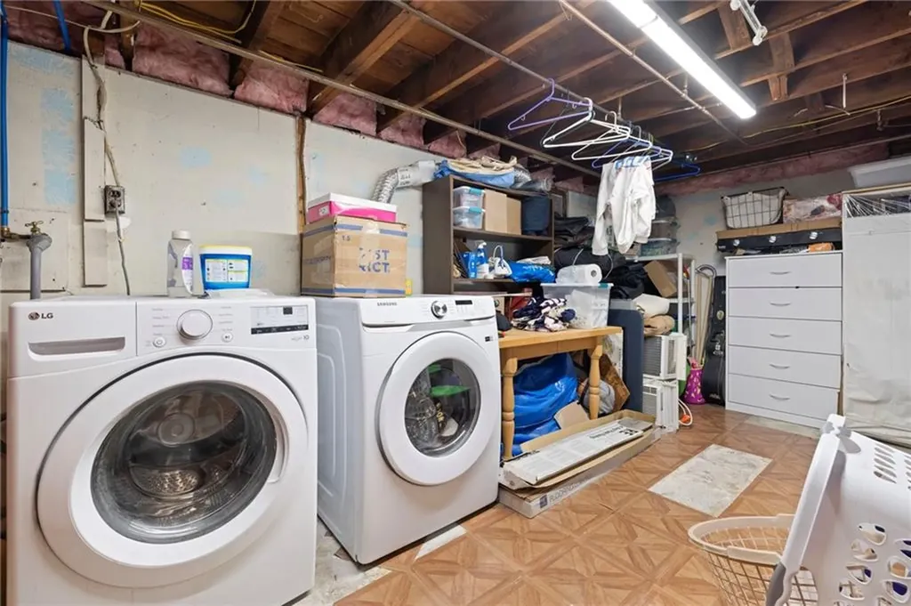 22 Mayfield Street Pawtucket RI 02861