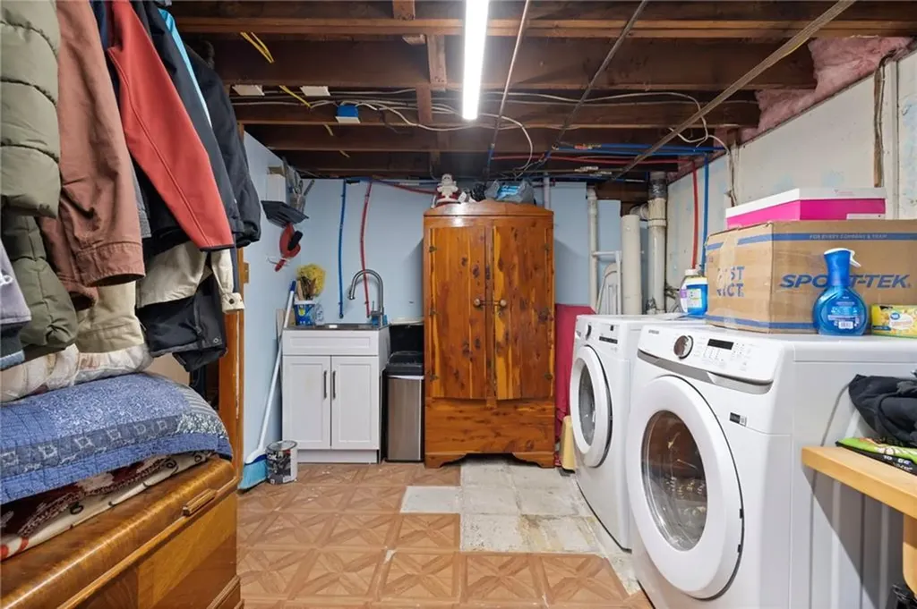 22 Mayfield Street Pawtucket RI 02861