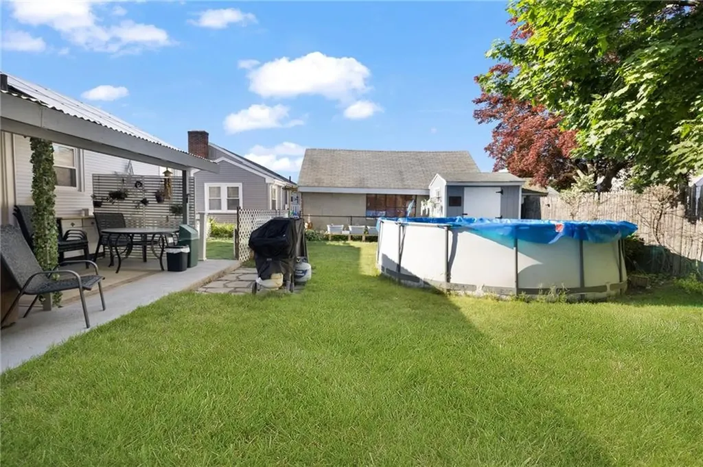 22 Mayfield Street Pawtucket RI 02861
