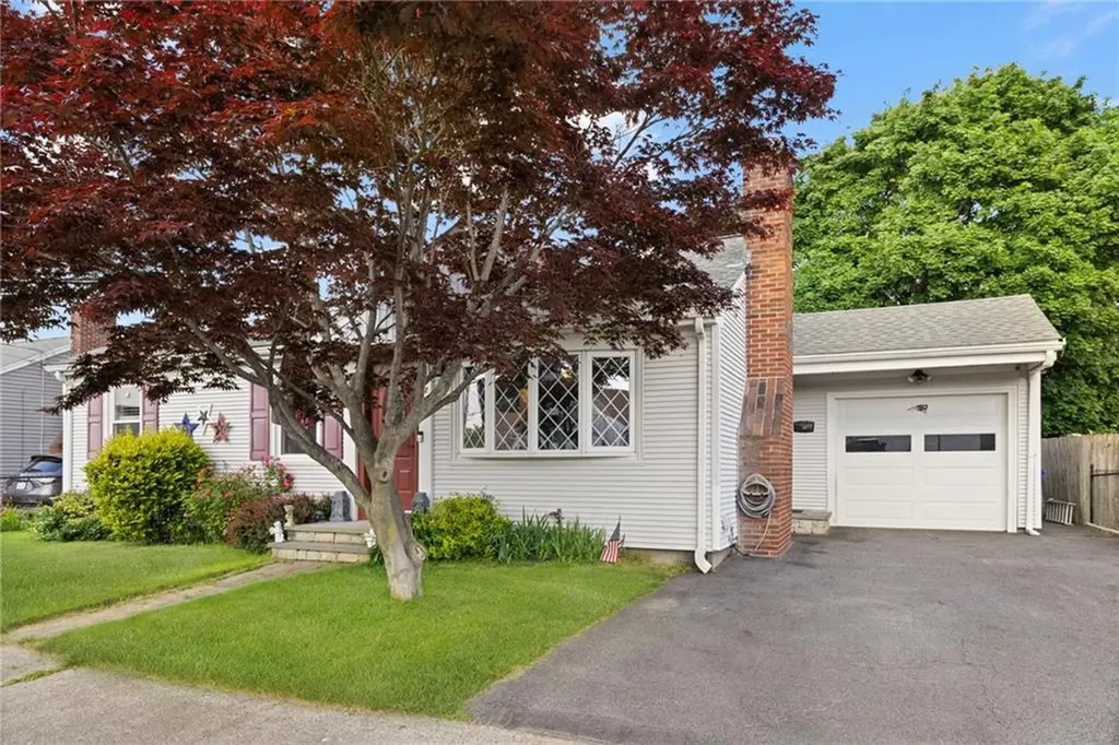 22 Mayfield Street Pawtucket RI 02861