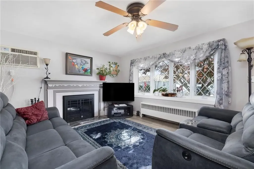 22 Mayfield Street Pawtucket RI 02861