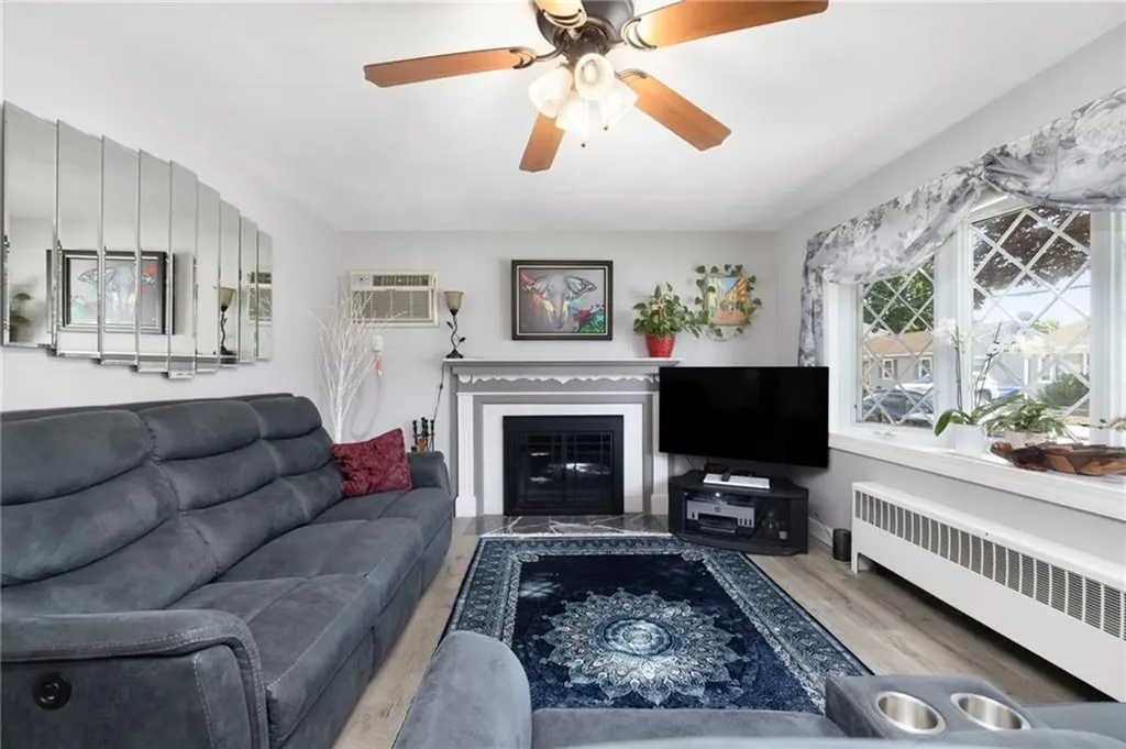 22 Mayfield Street Pawtucket RI 02861