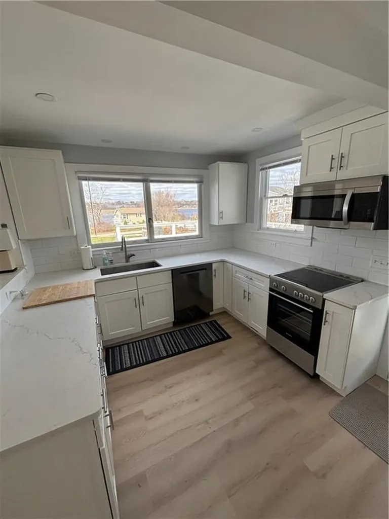 53 Bayberry Road Narragansett RI 02882