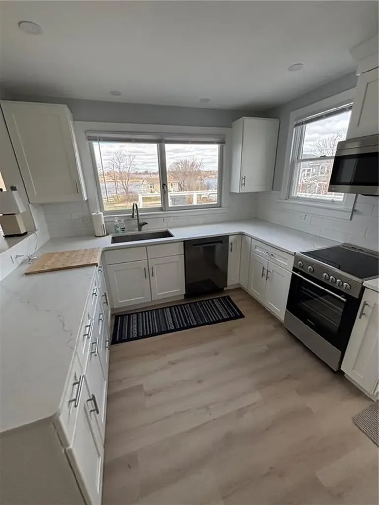 53 Bayberry Road Narragansett RI 02882