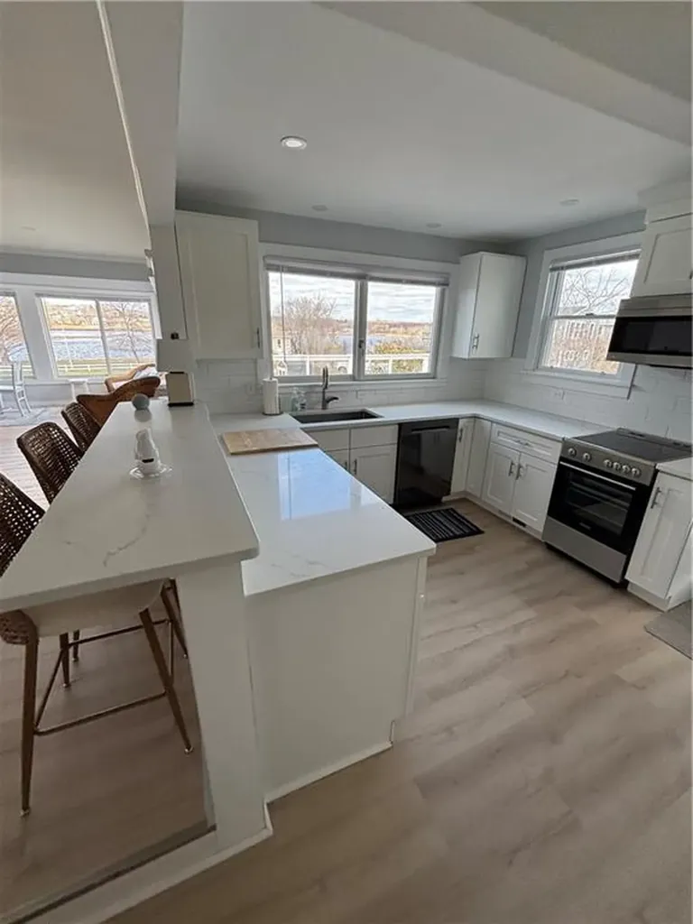 53 Bayberry Road Narragansett RI 02882