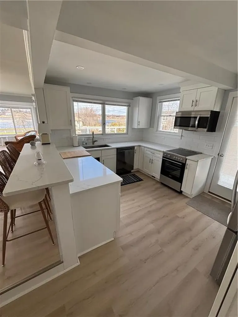 53 Bayberry Road Narragansett RI 02882