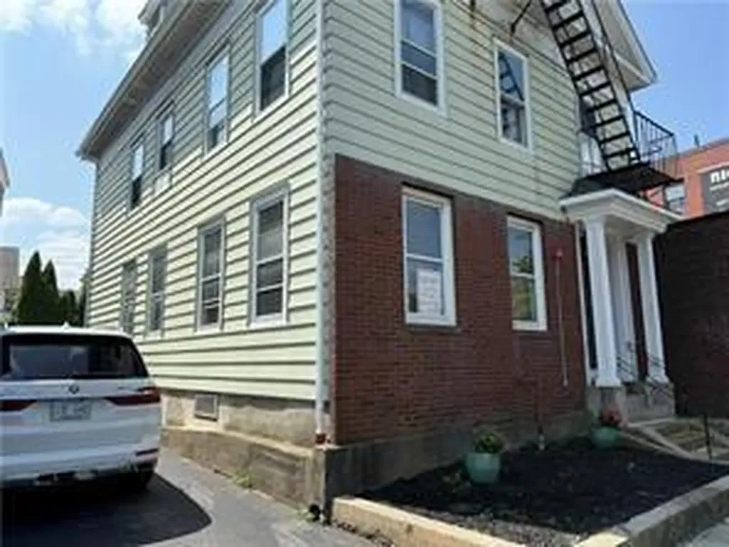 498 Broadway Avenue Providence RI 02909