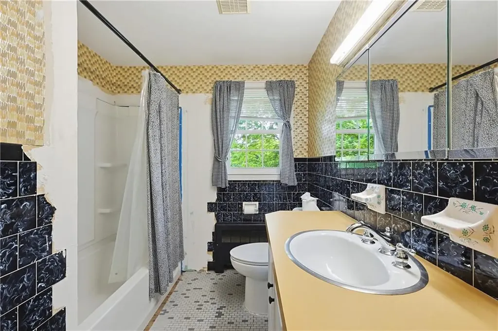 281 Scott Road Cumberland RI 02864