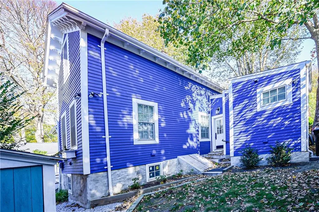 24 Anthony Street Newport RI 02840