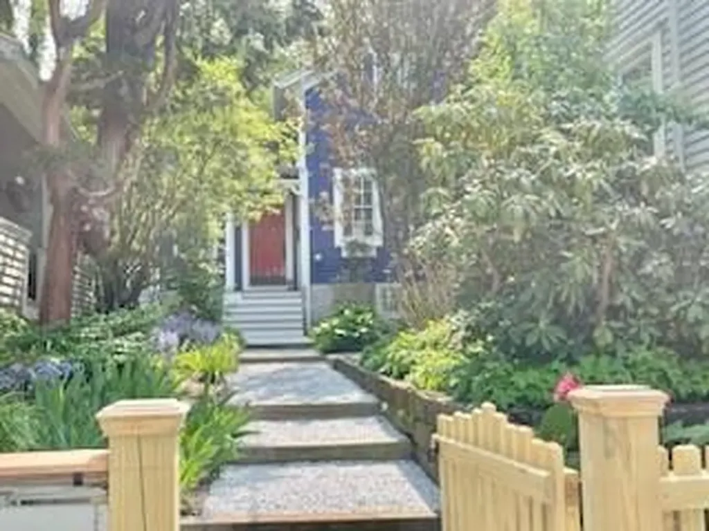 24 Anthony Street Newport RI 02840