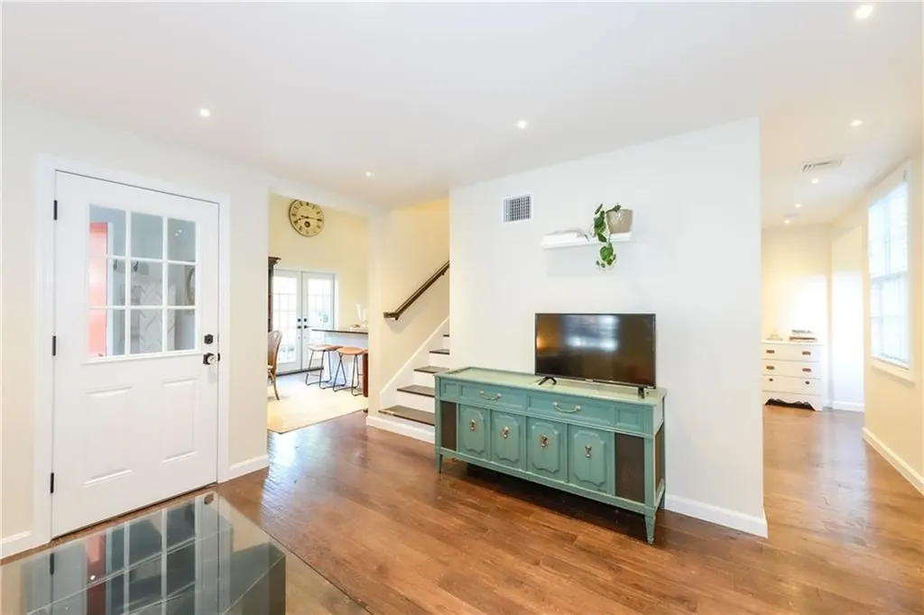 24 Anthony Street Newport RI 02840