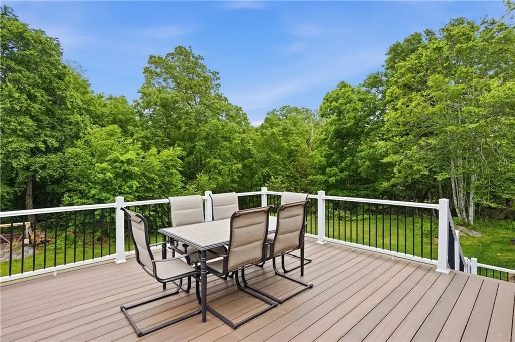 7 Fox Ridge Drive Richmond RI 02898