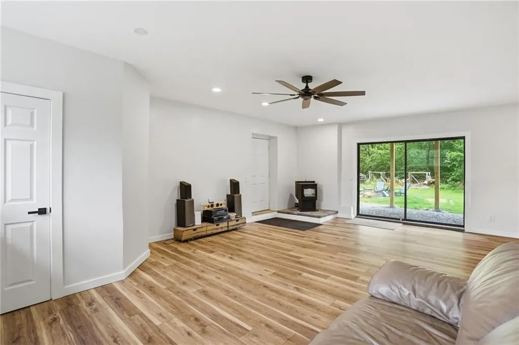 7 Fox Ridge Drive Richmond RI 02898