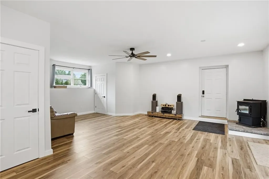 7 Fox Ridge Drive Richmond RI 02898