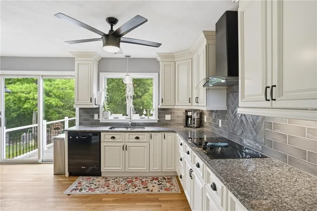 7 Fox Ridge Drive Richmond RI 02898